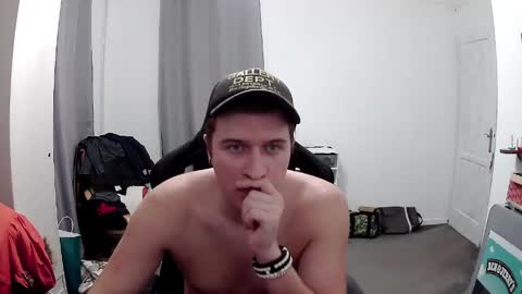 plkrisztian online show from May 4, 2026, 10:28 pm