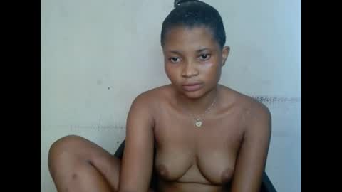 plumnjuicyx online show from February 16, 2025, 4:10 pm