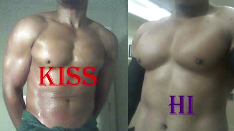 StraightPlush online show from April 4, 2026, 10:40 pm