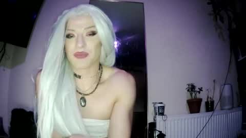 Pluto pullin online show from November 2, 2025, 4:37 am