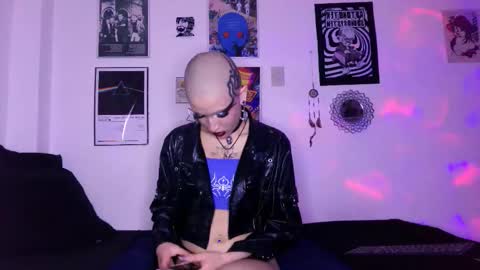    online show from October 30, 2025, 1:40 am