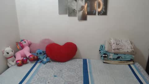 Snapshot of pocahontas_princess__ chatting on September 18, 2025, 2:08 pm Pocahontas online show from September 18, 2025, 2:08 pm