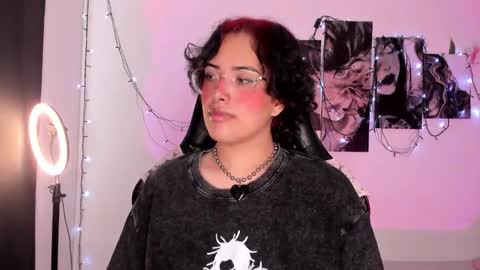 Willow                      Hours 12pm to 630pm Colombian time FRIDAY AND SUNDAY FREE DAYS online show from September 9, 2025, 4:06 pm