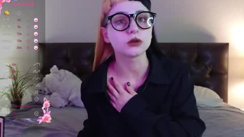 Candytrain online show from December 2, 2025, 5:46 am