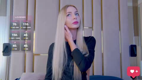 Snapshot of poliina chatting on February 19, 2025, 6:43 pm Polina online show from February 19, 2025, 6:43 pm