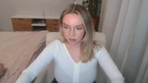 PolinaJones online show from November 5, 2025, 4:51 pm