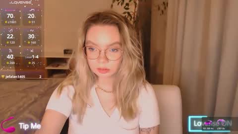 Snapshot of polinajones chatting on February 18, 2026, 8:05 pm PolinaJones online show from February 18, 2026, 8:05 pm