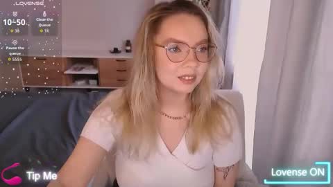 Snapshot of polinajones chatting on February 24, 2026, 12:47 pm PolinaJones online show from February 24, 2026, 12:47 pm