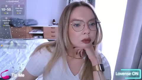 Snapshot of polinajones chatting on March 10, 2026, 10:20 am PolinaJones online show from March 10, 2026, 10:20 am