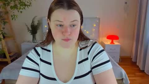 Polina online show from November 5, 2025, 10:37 am
