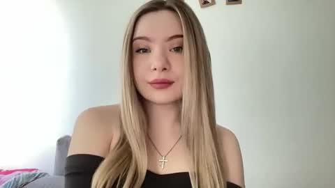 polishangel222 online show from March 8, 2026, 10:41 am