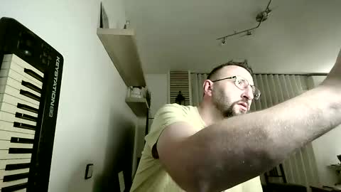 polllaman_23 online show from November 4, 2025, 9:36 pm