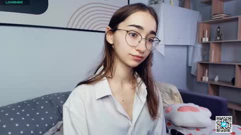 Snapshot of polly_bee chatting on October 25, 2025, 6:21 am Polly online show from October 25, 2025, 6:21 am