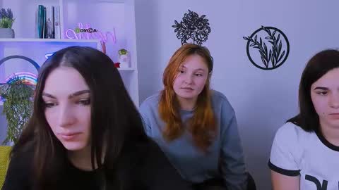 polly_cute1 online show from February 18, 2026, 12:45 pm