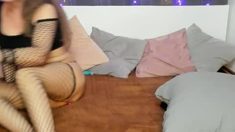 Snapshot of polly_hard chatting on January 9, 2025, 6:15 pm Polly online show from January 9, 2025, 6:15 pm