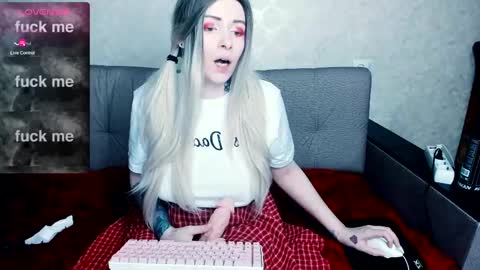 Snapshot of polly_wow chatting on March 1, 2025, 6:54 pm Polly online show from March 1, 2025, 6:54 pm