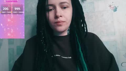 Polly online show from December 17, 2025, 9:21 pm