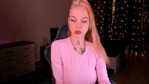 Snapshot of polusladkoye chatting on December 20, 2025, 2:57 pm Megan.online online show from December 20, 2025, 2:57 pm