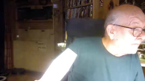 Snapshot of pomme1949 chatting on December 5, 2025, 2:47 pm pomme1949 online show from December 5, 2025, 2:47 pm