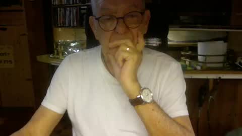 Snapshot of pomme1949 chatting on February 24, 2026, 5:22 pm pomme1949 online show from February 24, 2026, 5:22 pm