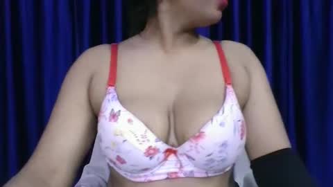 poojalady online show from February 14, 2026, 2:08 am