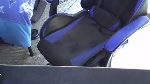 pop196705 online show from December 2, 2025, 7:25 am