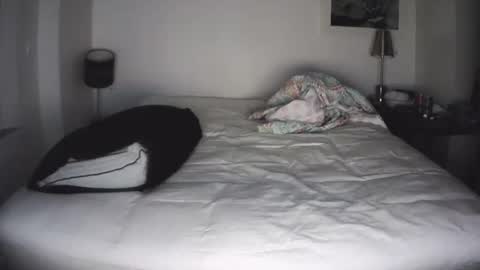 popfizzt online show from October 19, 2025, 3:07 am