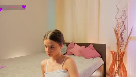 Snapshot of poppetbambi chatting on May 17, 2026, 10:22 am Olivia online show from May 17, 2026, 10:22 am