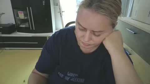 MelissOfficial online show from February 16, 2025, 4:42 pm