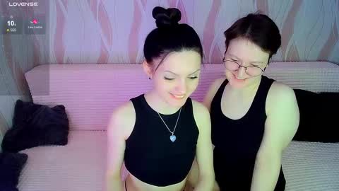Snapshot of pornostendup chatting on February 20, 2025, 10:48 pm Ana and Tati online show from February 20, 2025, 10:48 pm