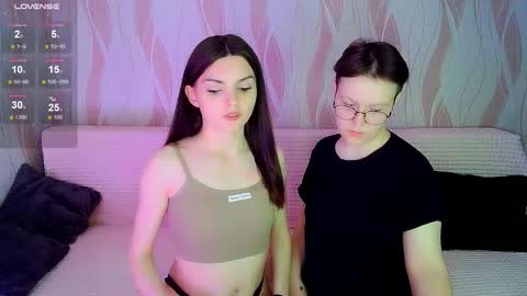 Snapshot of pornostendup chatting on October 13, 2025, 11:27 pm Ana and Tati online show from October 13, 2025, 11:27 pm