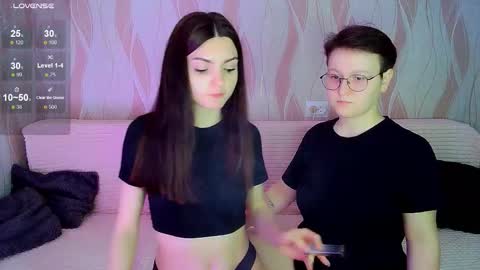 Snapshot of pornostendup chatting on October 28, 2025, 7:16 pm Ana and Tati online show from October 28, 2025, 7:16 pm