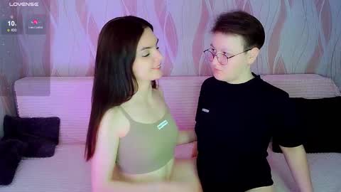 Snapshot of pornostendup chatting on November 26, 2025, 9:49 pm Ana and Tati online show from November 26, 2025, 9:49 pm