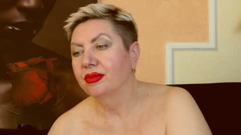 Snapshot of posh_lady chatting on December 18, 2024, 5:04 am LADY POSH online show from December 18, 2024, 5:04 am
