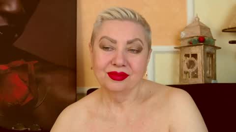 Snapshot of posh_lady chatting on April 29, 2026, 7:42 pm LADY POSH online show from April 29, 2026, 7:42 pm