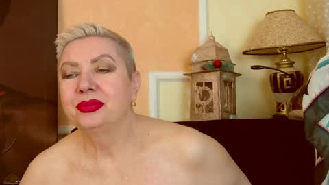 Snapshot of posh_lady chatting on May 1, 2026, 9:41 pm LADY POSH online show from May 1, 2026, 9:41 pm