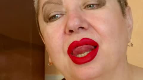 Snapshot of posh_lady chatting on May 15, 2026, 9:16 am LADY POSH online show from May 15, 2026, 9:16 am