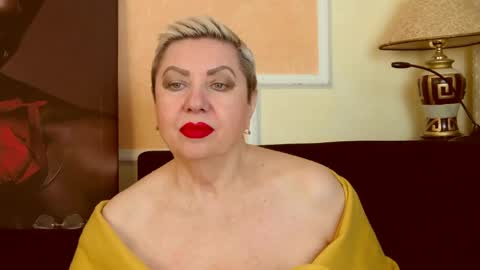 Snapshot of posh_lady chatting on May 26, 2026, 7:54 pm LADY POSH online show from May 26, 2026, 7:54 pm