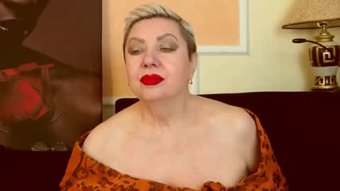 Snapshot of posh_lady chatting on May 27, 2026, 7:55 pm LADY POSH online show from May 27, 2026, 7:55 pm