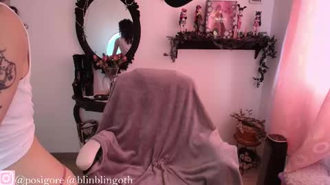 Snapshot of posigore chatting on February 9, 2026, 10:36 pm Anna Goth independient model online show from February 9, 2026, 10:36 pm