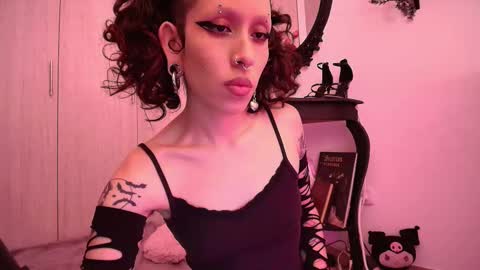 Snapshot of posigore chatting on February 27, 2026, 9:59 pm Anna Goth independient model online show from February 27, 2026, 9:59 pm