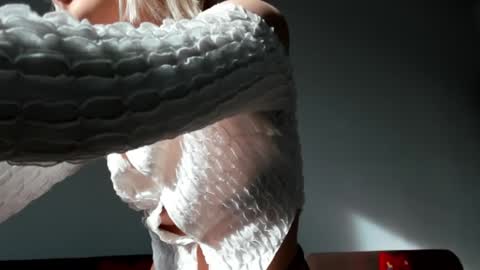 Snapshot of positivevibess chatting on January 7, 2025, 9:50 am positivevibess online show from January 7, 2025, 9:50 am