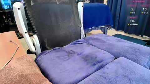 PoundingPud420 online show from February 25, 2025, 11:33 pm