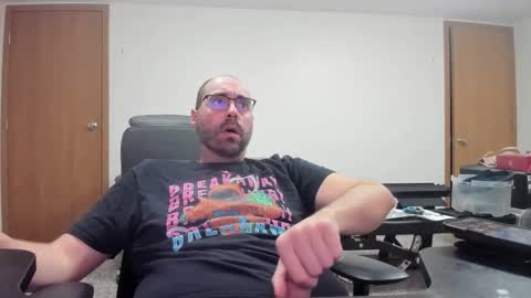 Snapshot of powerbotombear3 chatting on December 20, 2025, 11:28 am Robby online show from December 20, 2025, 11:28 am