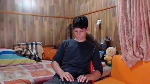 Snapshot of powertwinky chatting on February 7, 2025, 10:09 pm chris independent online show from February 7, 2025, 10:09 pm