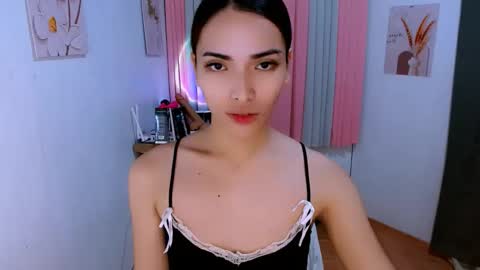 preciosa_banks69 online show from May 13, 2026, 1:19 pm