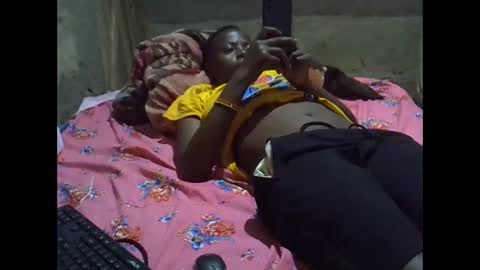 Snapshot of precious_nesh chatting on June 7, 2026, 10:19 am precious_nesh online show from June 7, 2026, 10:19 am