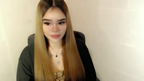 MAXXINE online show from April 6, 2026, 3:04 am