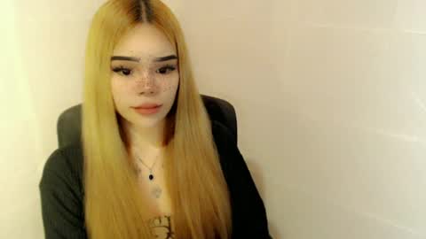 Snapshot of preciousangel69xxx chatting on June 21, 2026, 3:31 am MAXXINE online show from June 21, 2026, 3:31 am