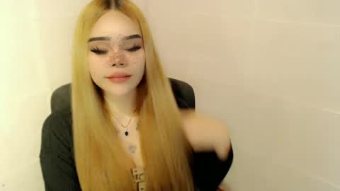 Snapshot of preciousangel69xxx chatting on June 28, 2026, 1:00 am MAXXINE online show from June 28, 2026, 1:00 am
